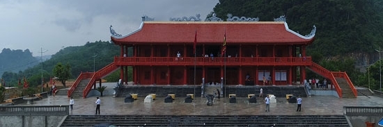 Đền Chín Gian