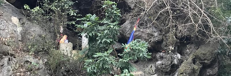 Động Cửa Buồng