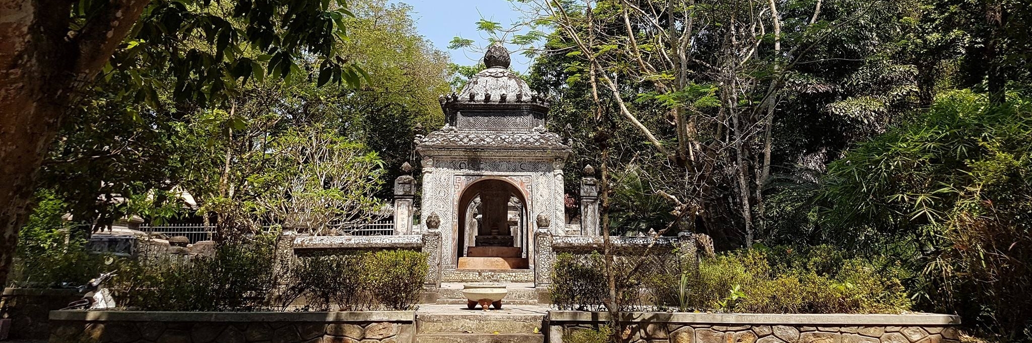 Chùa Từ Hiếu (Tu Hieu Pagoda) Thừa Thiên Huế, Việt Nam