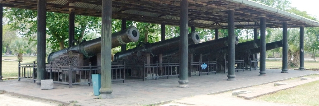 Cửu vị thần công (Hue Royal Palace Cannon)