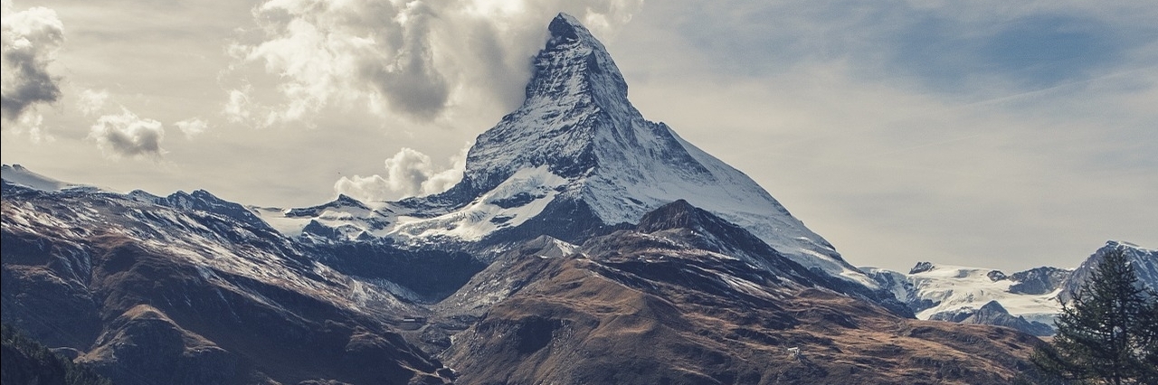 Đỉnh núi Matterhorn (Matterhorn Mountain Peak)