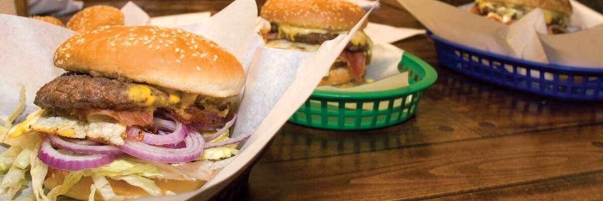 Hiệu bánh liên doanh Burger (The Long Gun Is A Burger Joint)