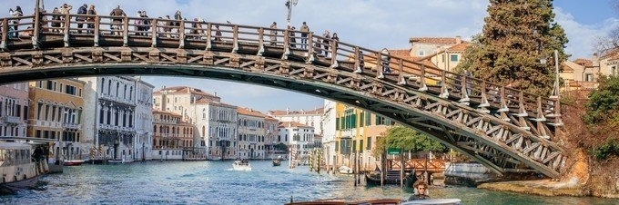 Cầu  dellAccademia  ( Ponte dellAccademia )