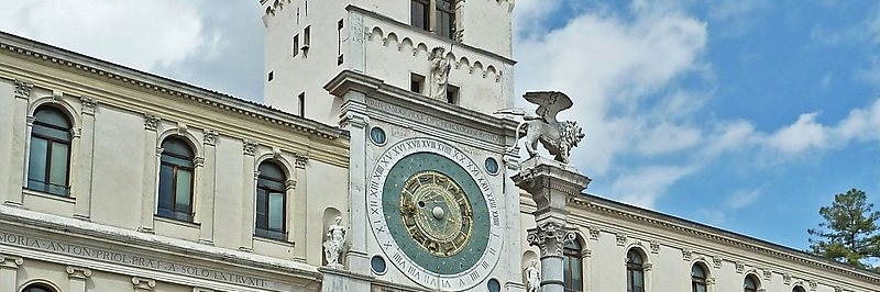 Tháp Đồng Hồ  (Torre dellOrologio)