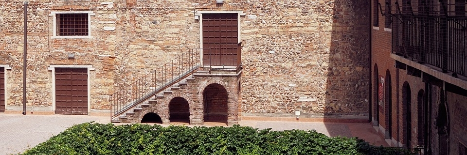 Tòa Nhà Romeo (Casa di Romeo)