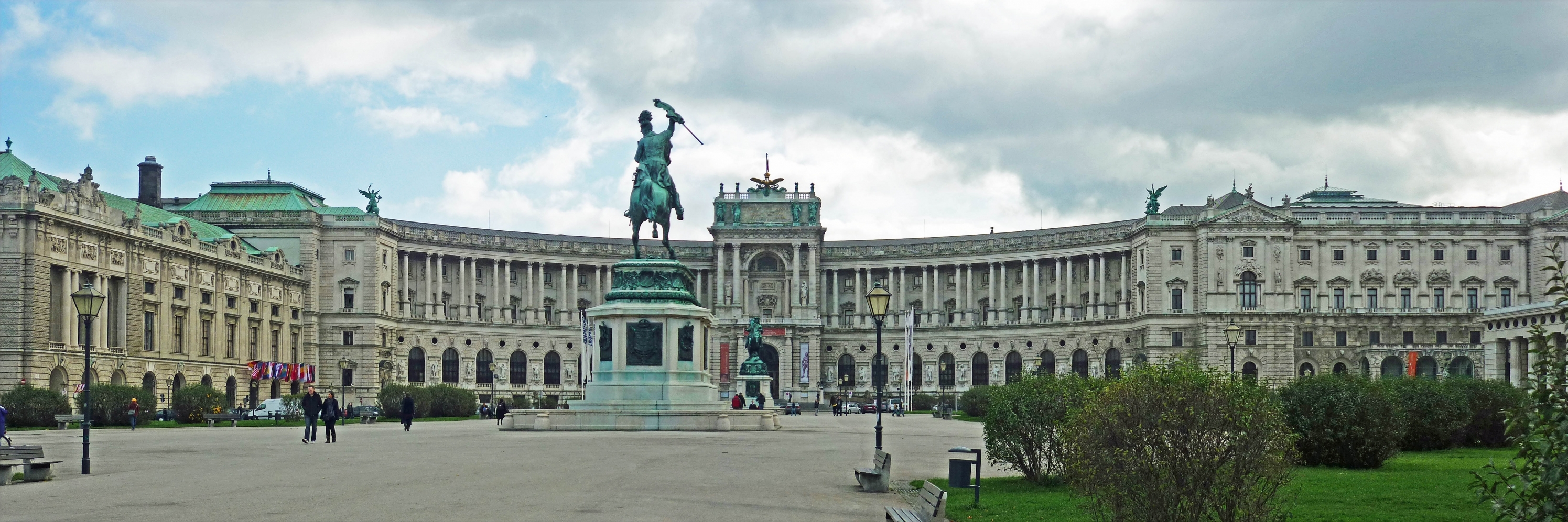 Quảng trường anh hùng Vienna (Heldenplatz)