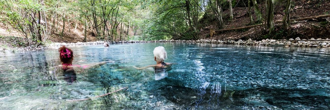 Suối nước nóng Maibachl (Maibachl hot spring)