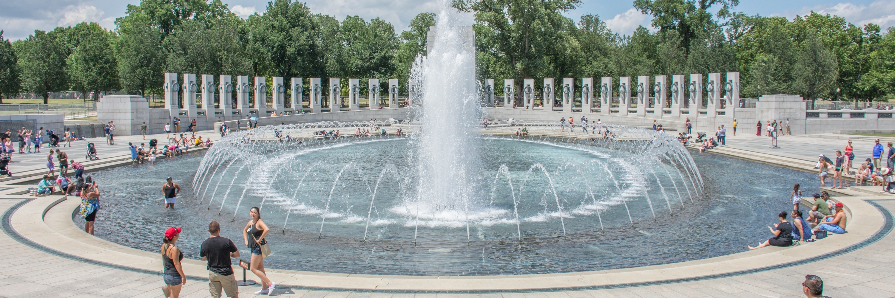 Đài tưởng niệm Chiến tranh Thế giới II (National World War II Memorial)