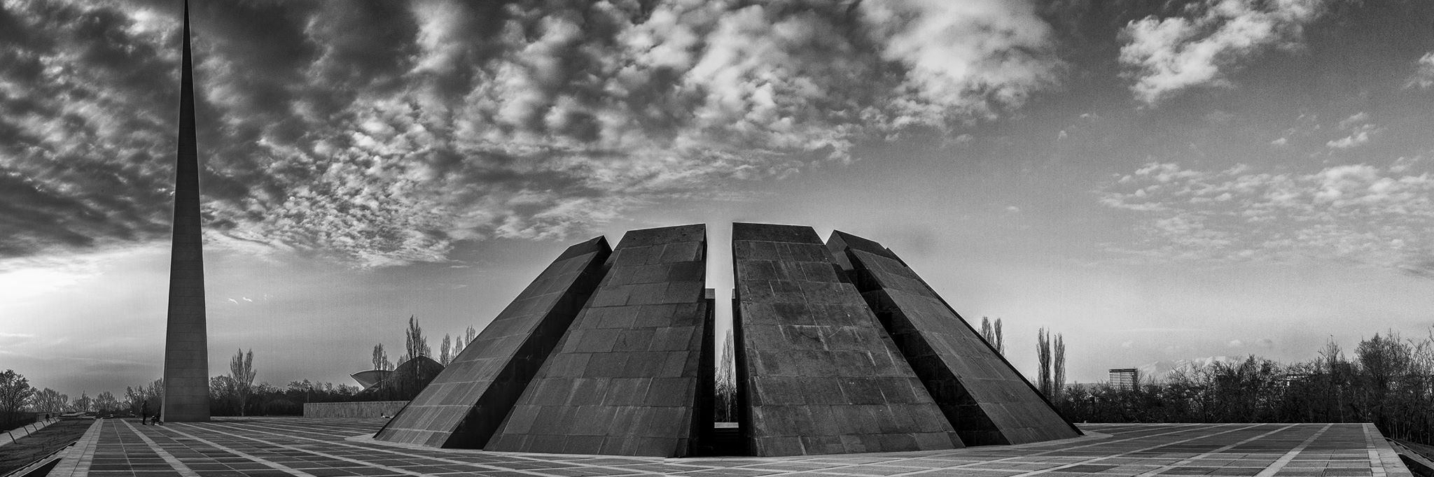 Đài tưởng niệm diệt chủng Armenia (The Armenian Genocide Memorial)