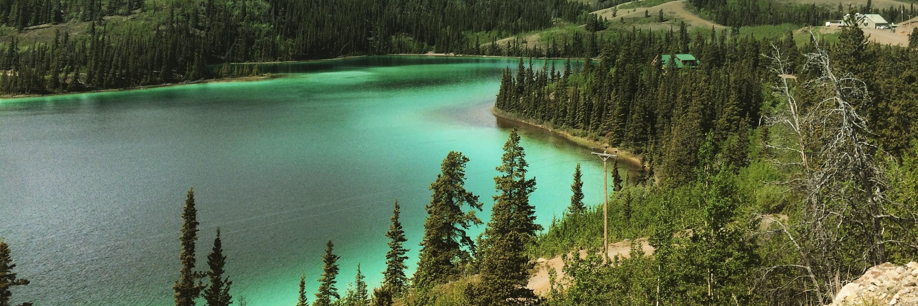 Hồ Emerald (Emerald Lake)