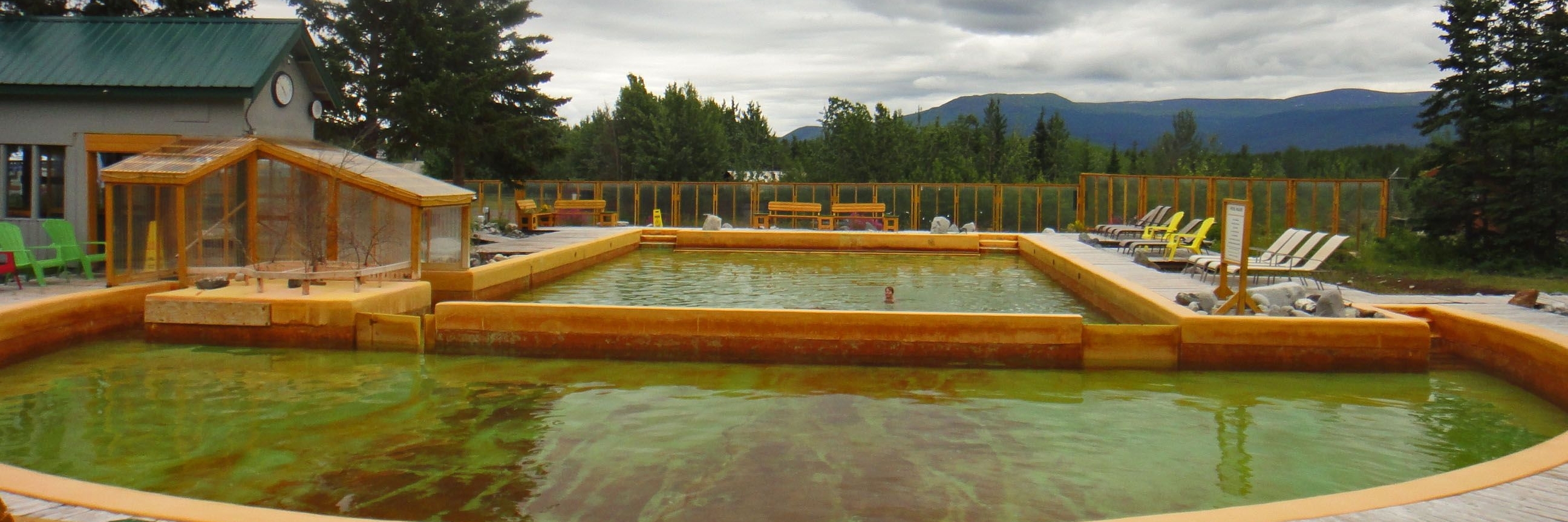 Suối nước nóng Takhini (Takhini Hot Springs)