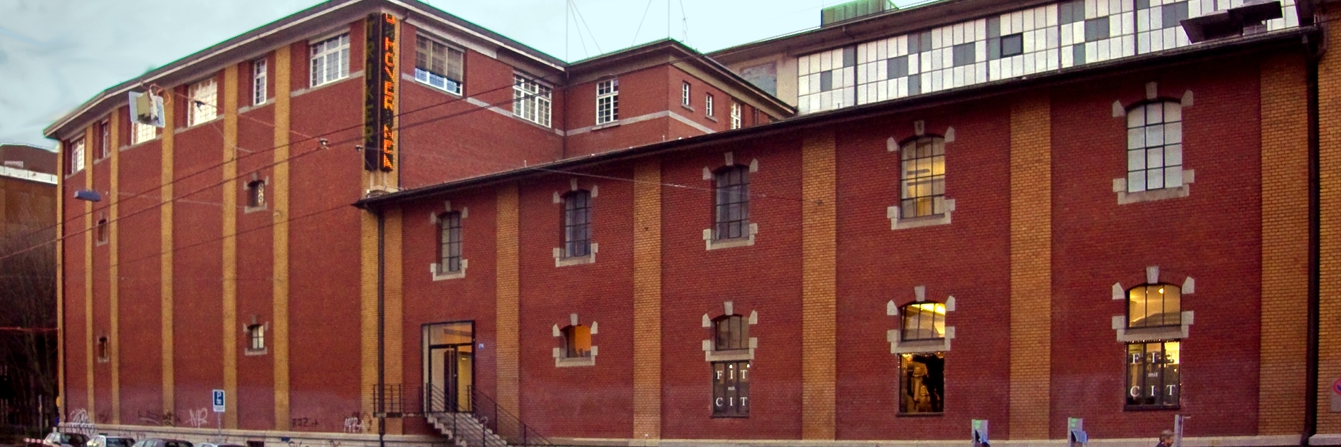 Bảo tàng triển lãm Kunsthalle (Kunsthalle Exhibition Museum)